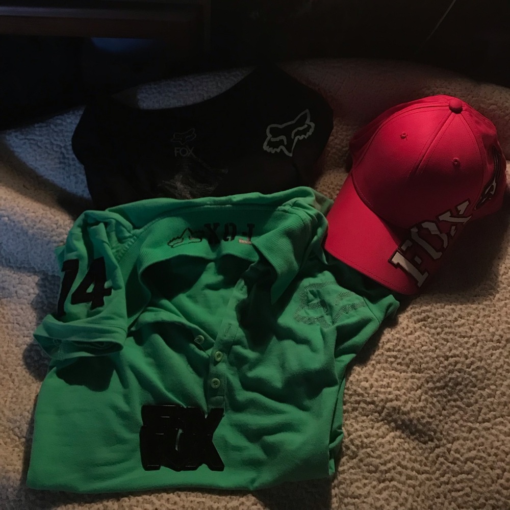 Fox hat, belt buckle,2 shirts,2 hoodies